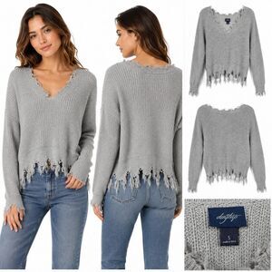 Daytrip S Gray Distressed V-Neck Fringe Hem Sweater